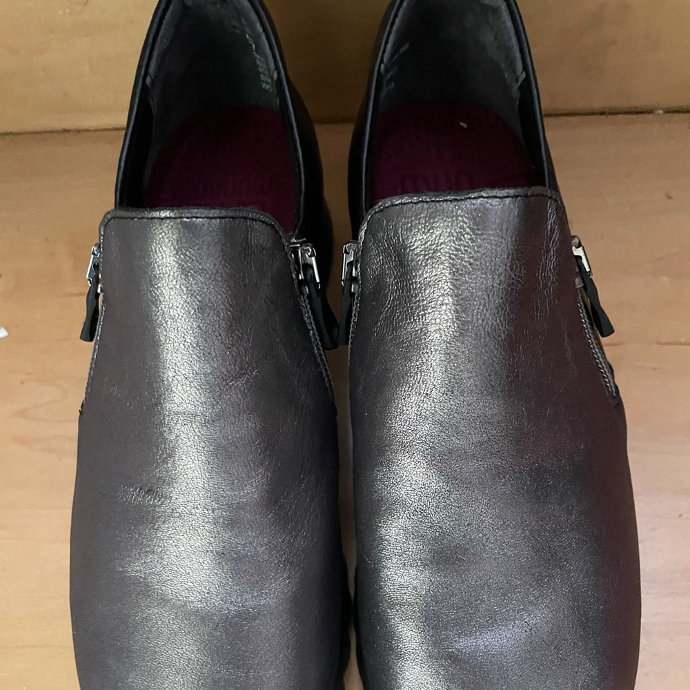 Munrow slip ons